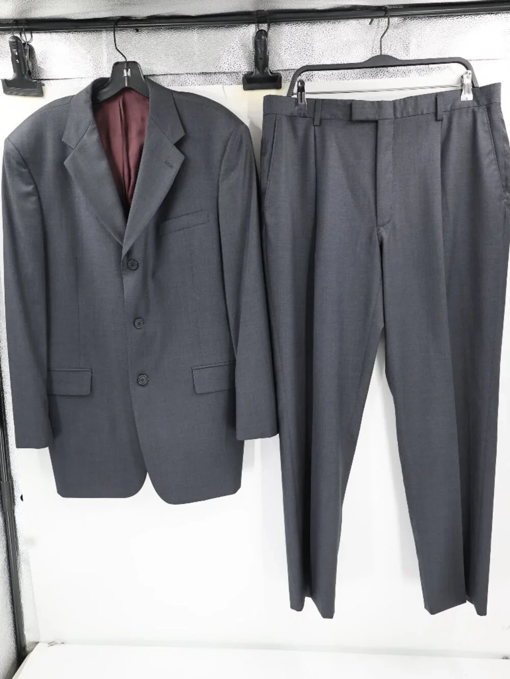 Ted Baker Suit Men’s 42R 36x31 Gray Wool 2 piece notch lapel pleated classic